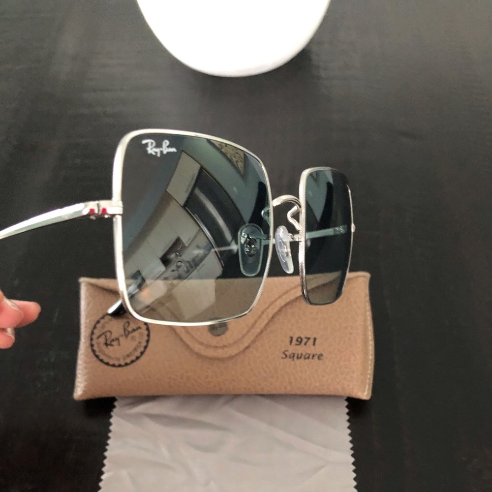 Women’s Ray Ban 1971 Classic